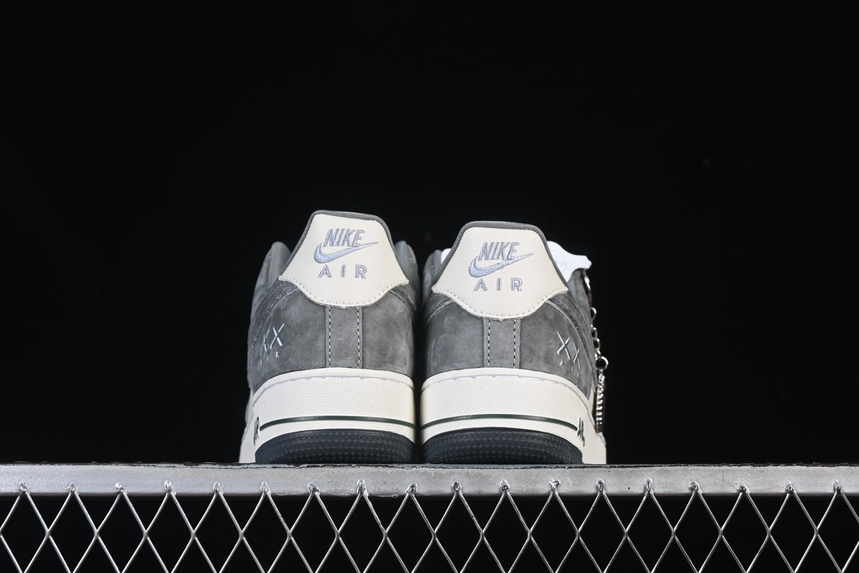 All Categories Nk Air Force 1 Air Force Series Nk Air Force 1 Low Air Force Low Nike Air Force 1'07 Low Violent Bear Joint Gray Pig Eight Air Force One Low Casual Shoes SY1388-004